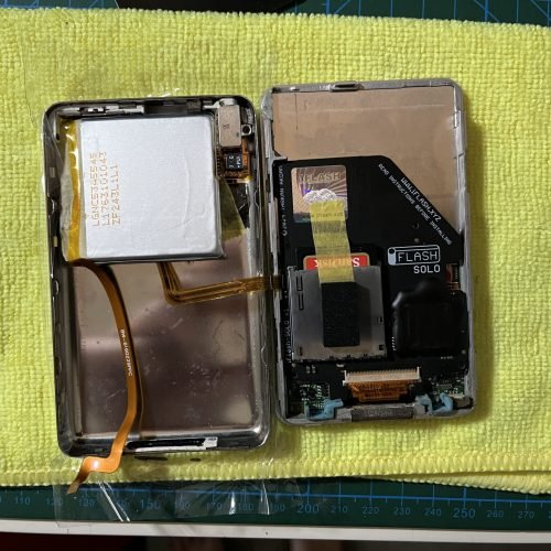 Flash storage and new battery inside iPod classic